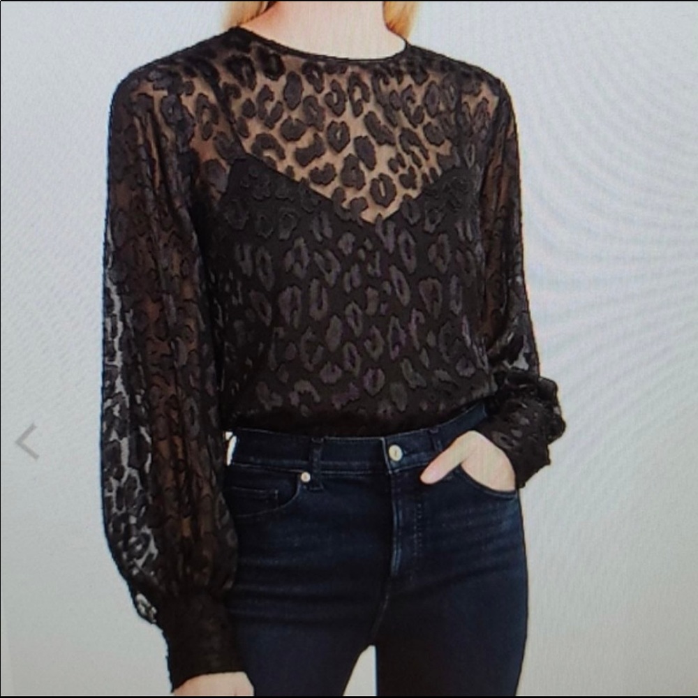 🌻Nwt Express black top